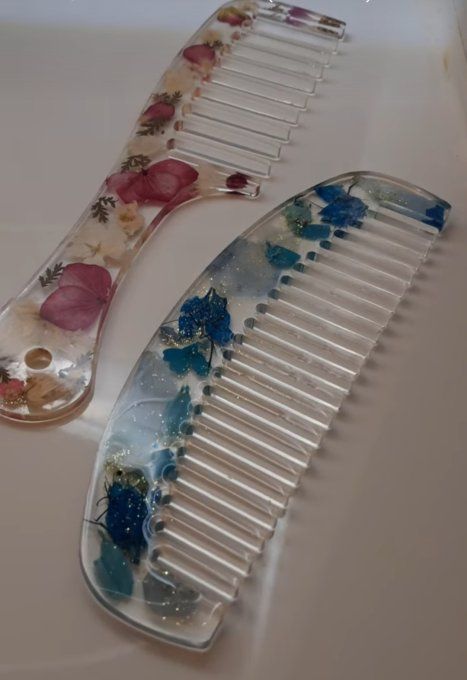 Peigne à cheveux fleuri